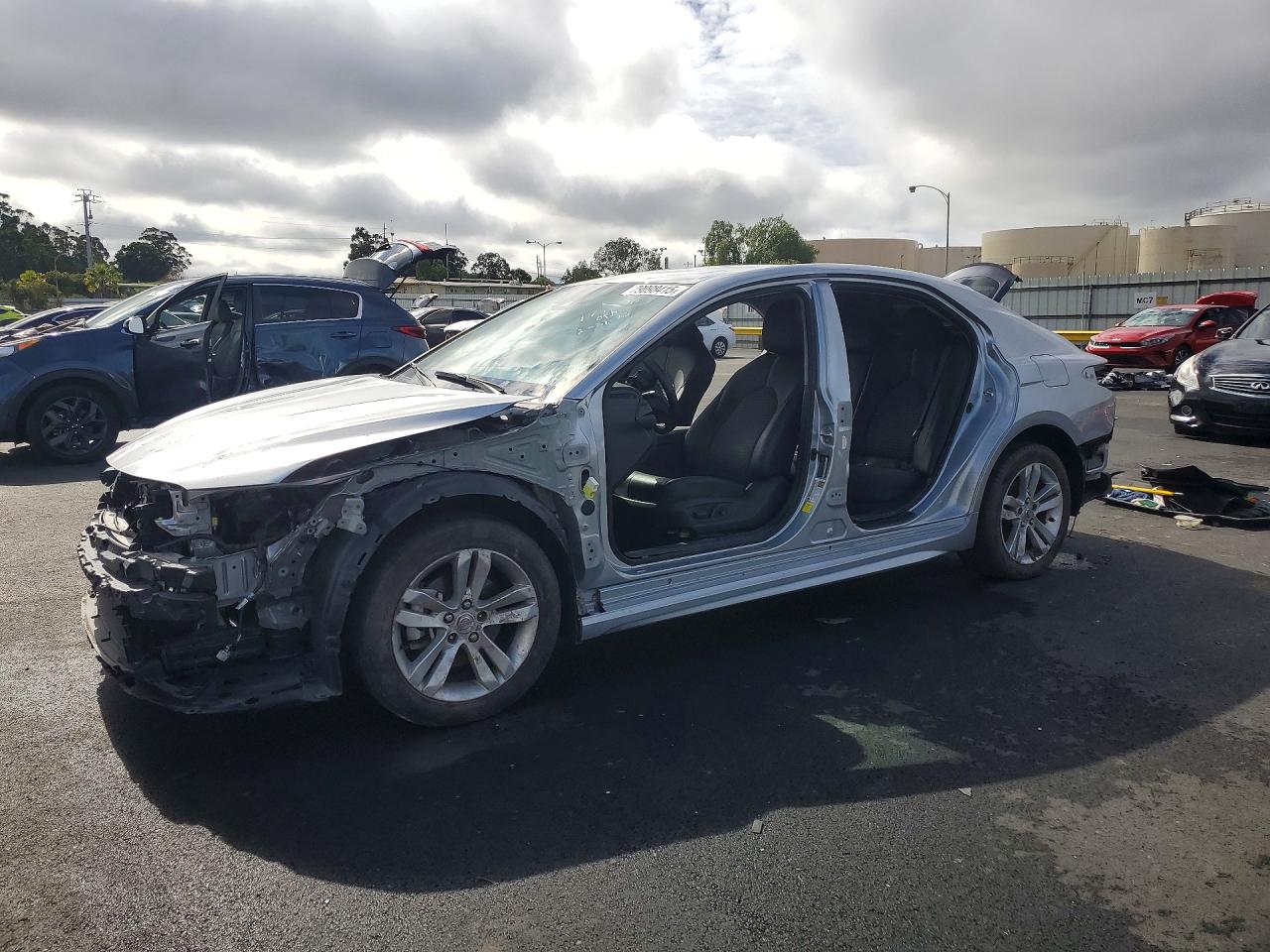 Salvage Toyota Camry Image