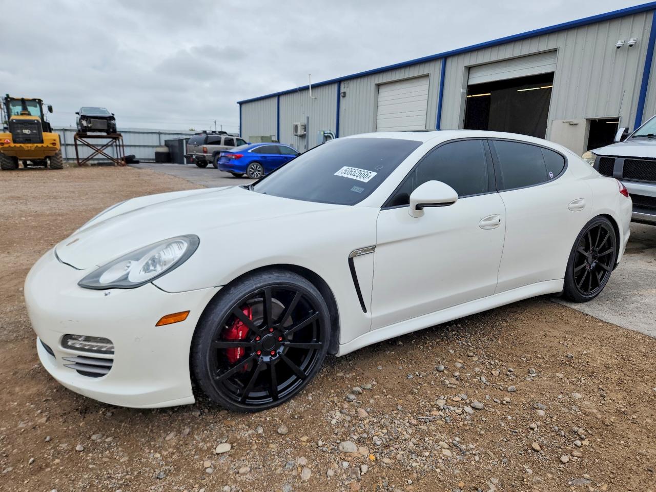 Salvage Porsche Panamera Image