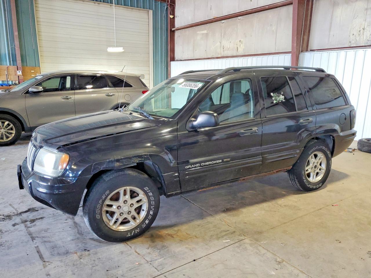 Salvage Jeep Cherokee Image