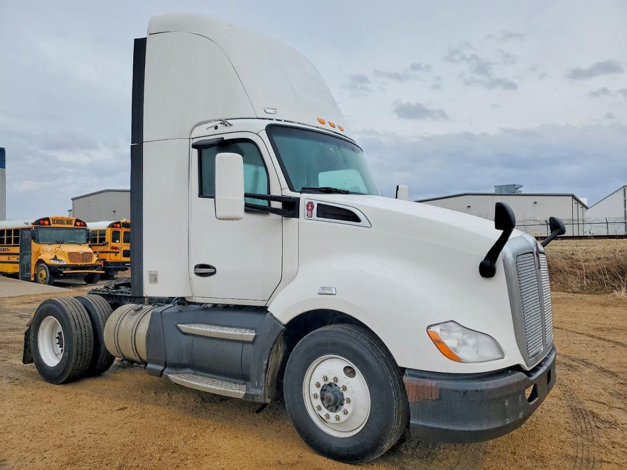 Salvage Kenworth T680 Image