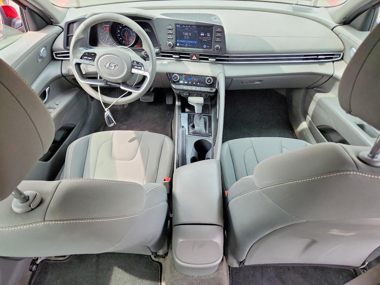 Hyundai ELANTRA Sel