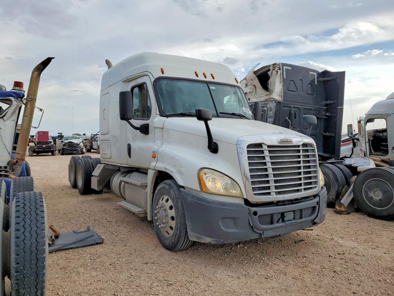 2015 Freightliner Cascadia 125 1FUGGLDV5FL******