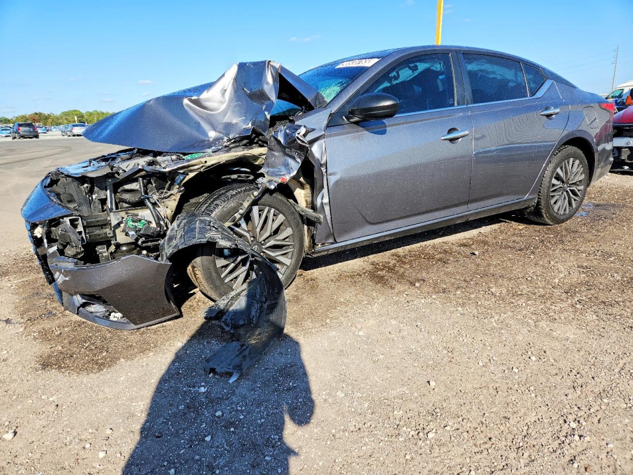 Salvage Nissan Altima Image