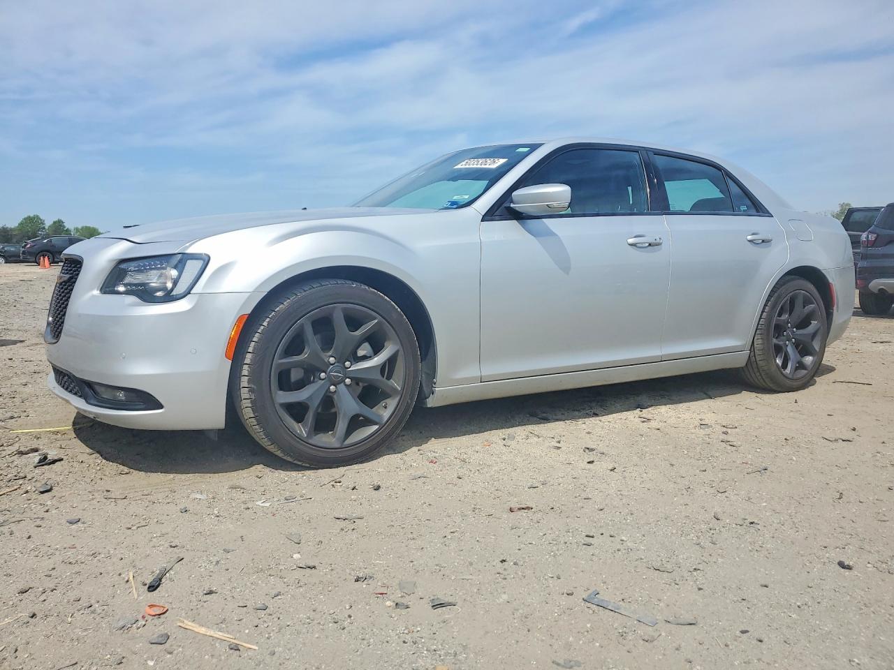 Salvage Chrysler 300 Image