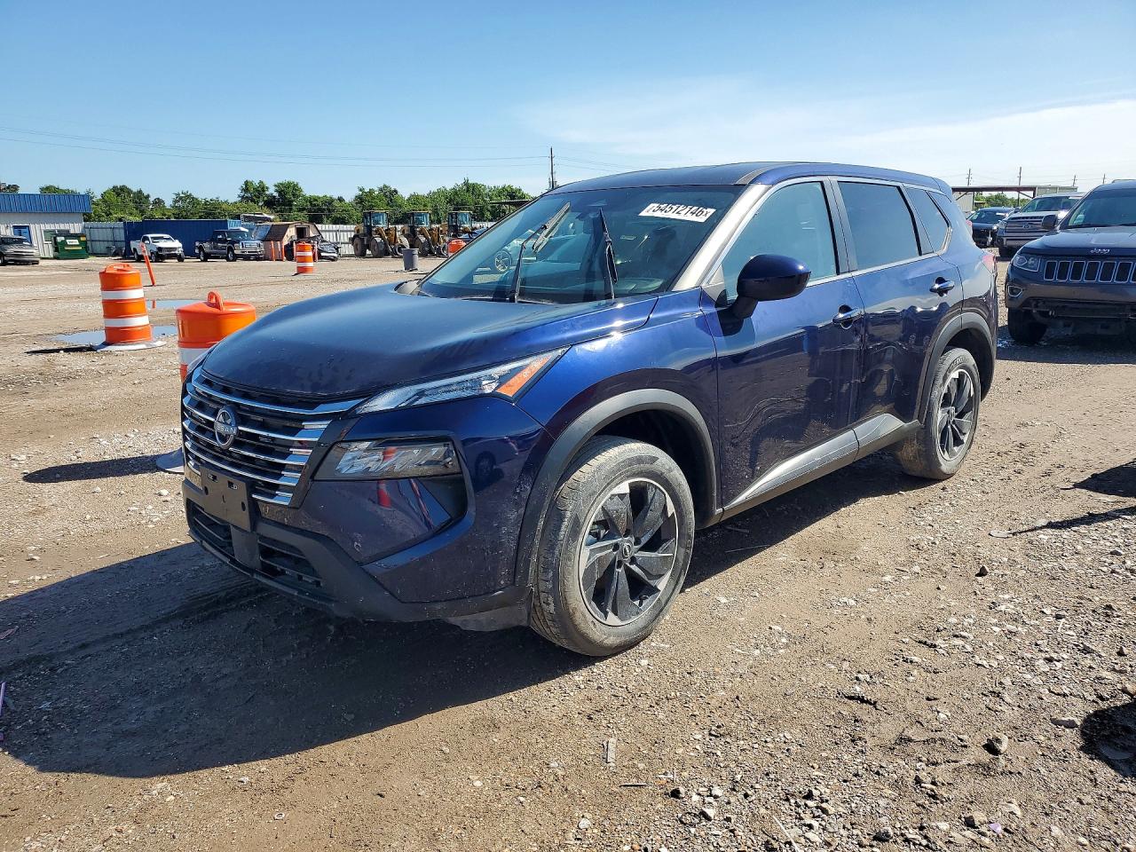 Salvage Nissan Rogue Image