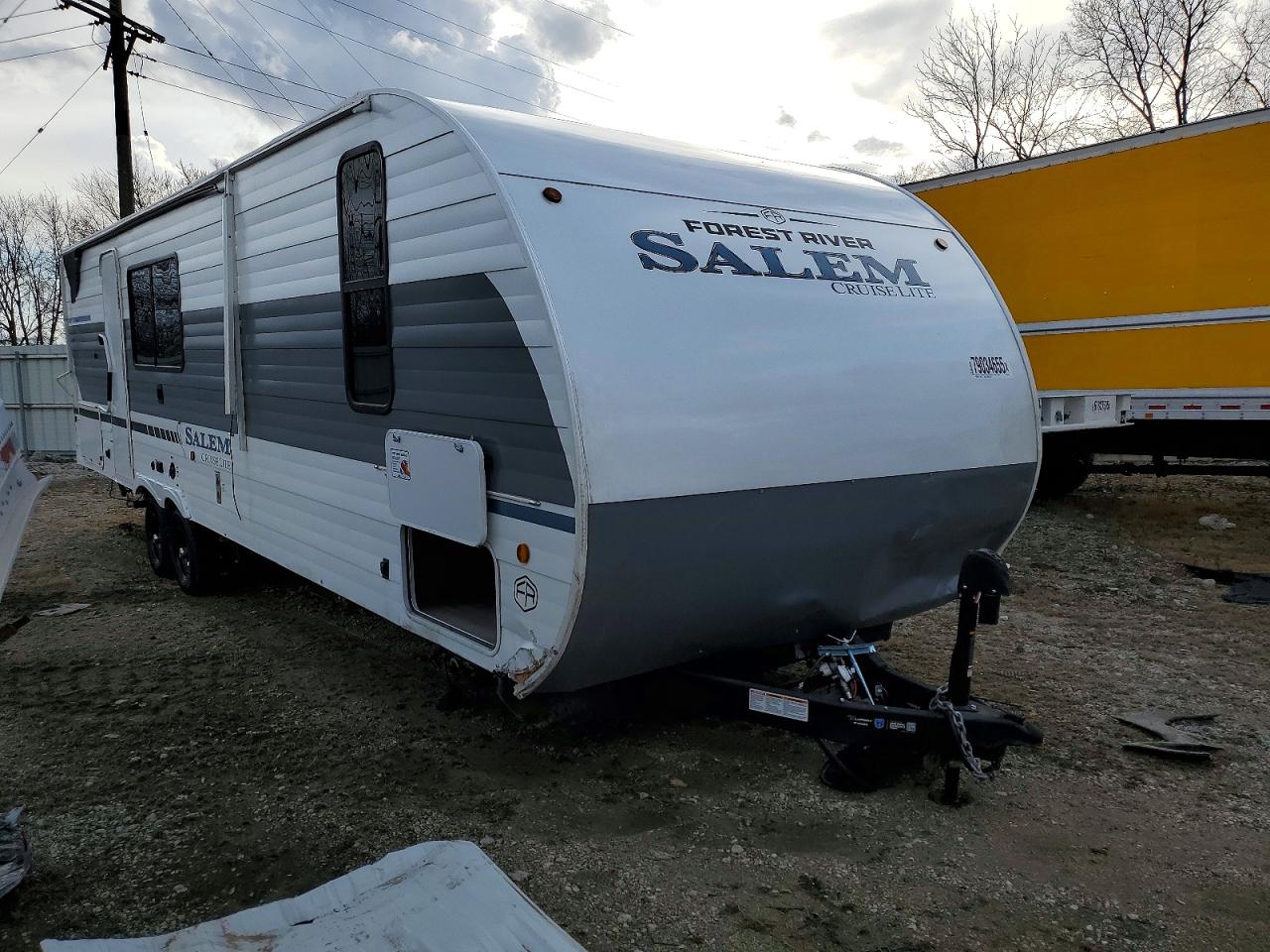 Salvage Salem Trailers Image