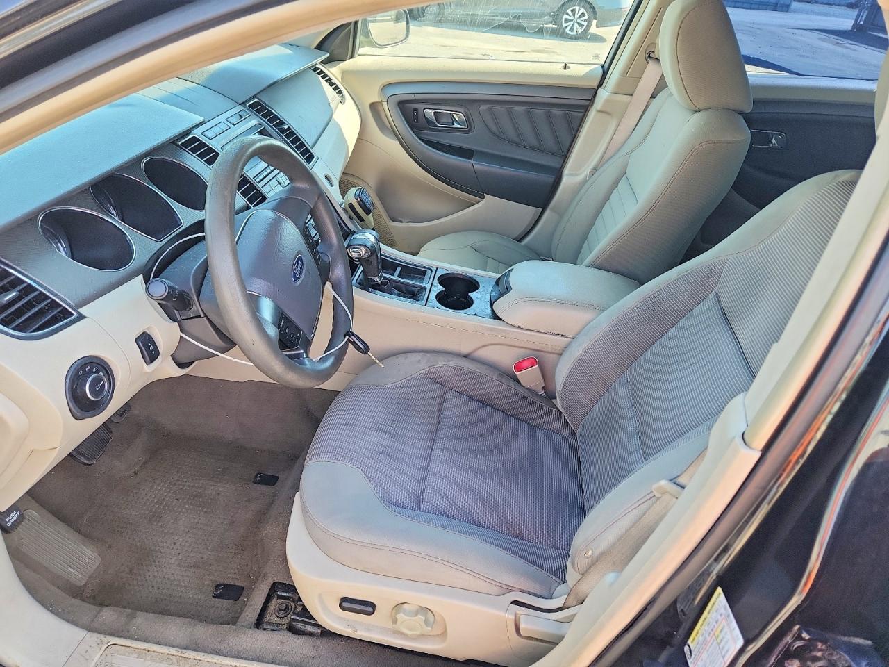 Ford Taurus Se