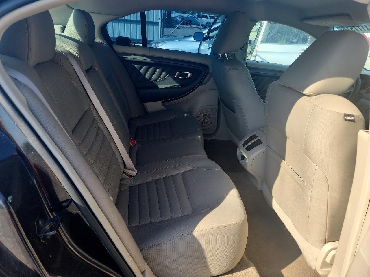 Ford Taurus Se