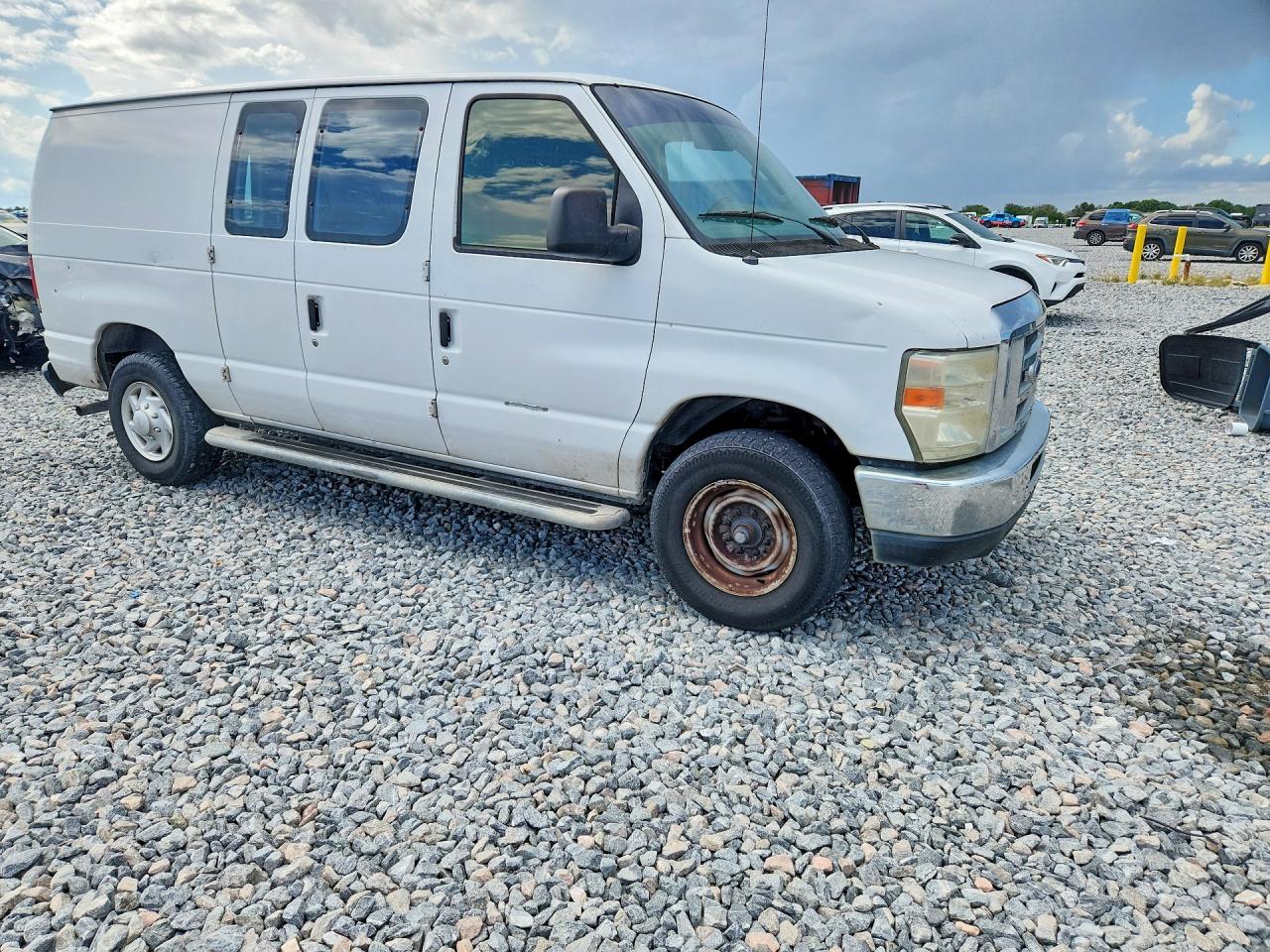 Ford Econoline E250 Van
