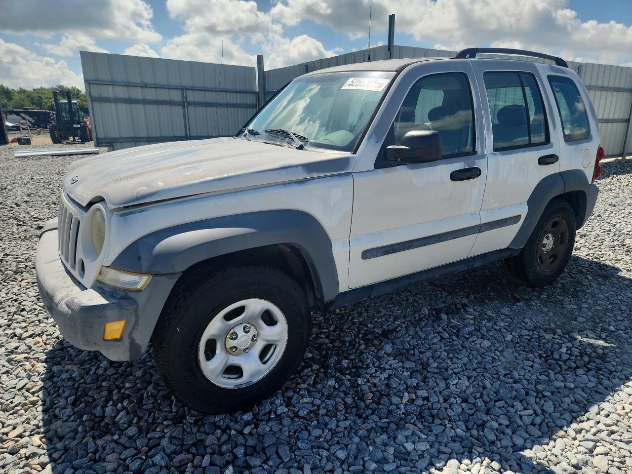 Salvage Jeep Liberty Image