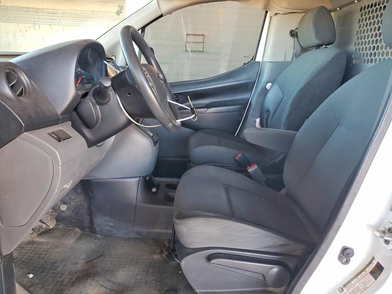 Nissan Nv