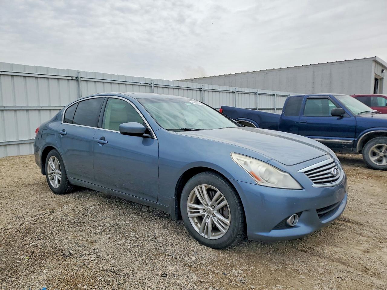 INFINITI G37 X