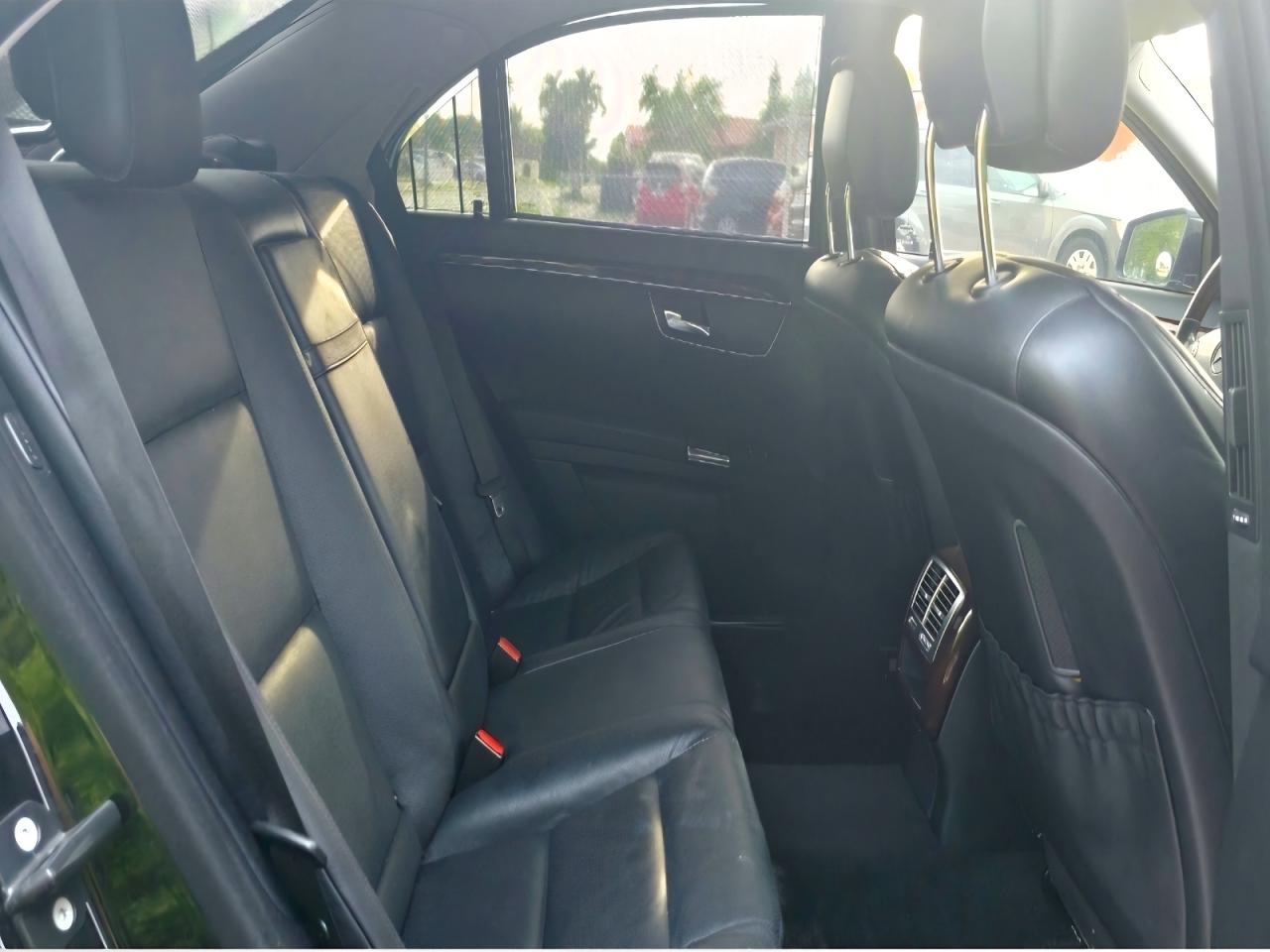 Mercedes-Benz S-Class 550
