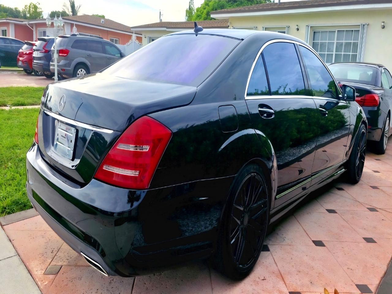 Mercedes-Benz S-Class 550