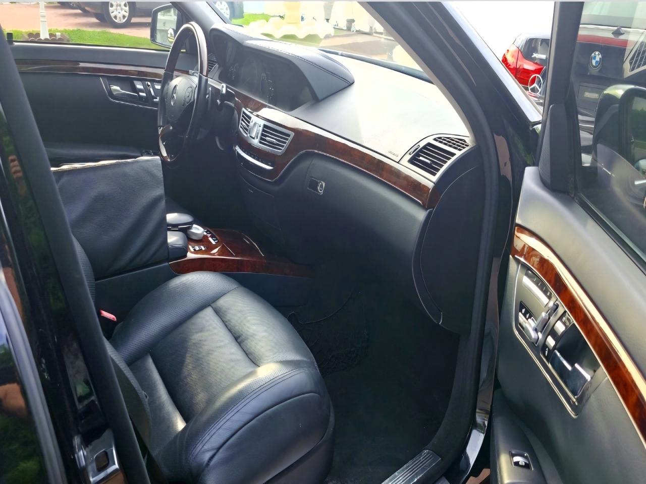 Mercedes-Benz S-Class 550