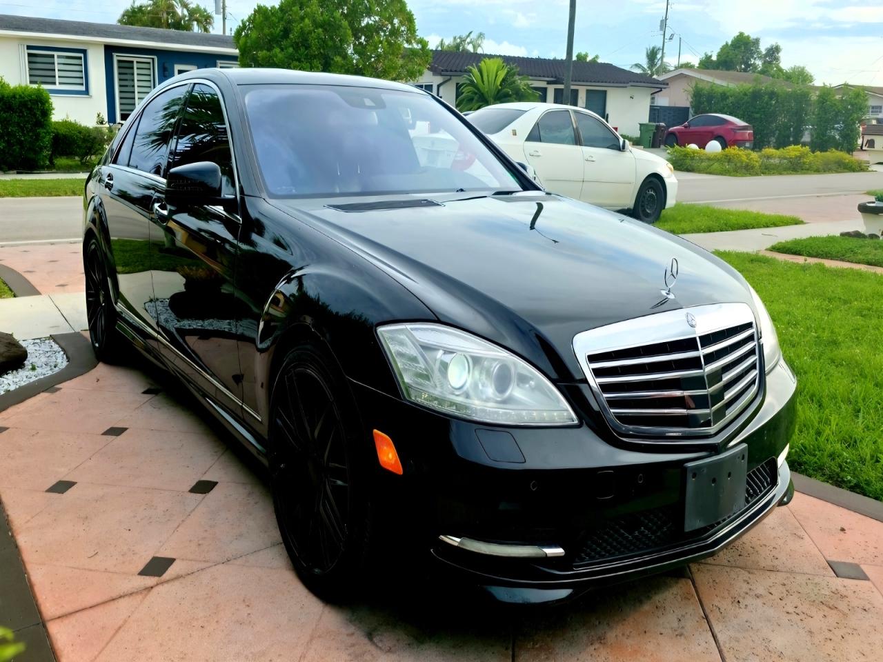 Mercedes-Benz S-Class 550