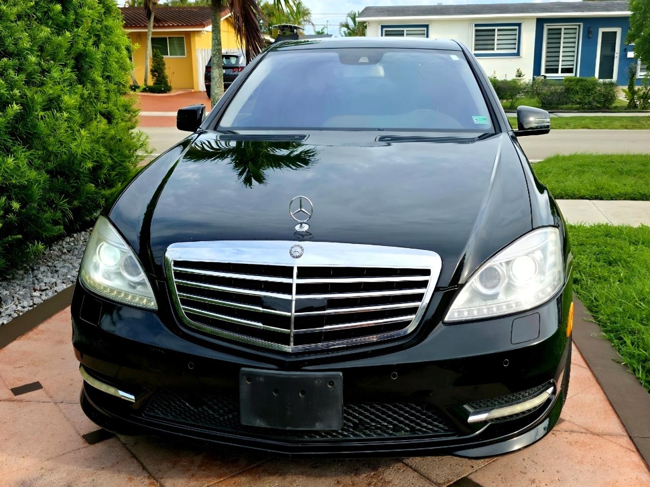 Mercedes-Benz S-Class 550