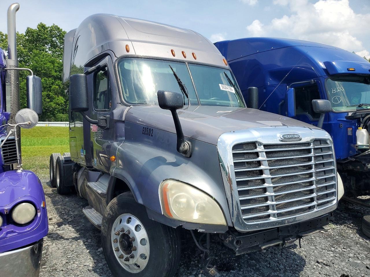 Salvage Freightliner Cascadia 125 Image