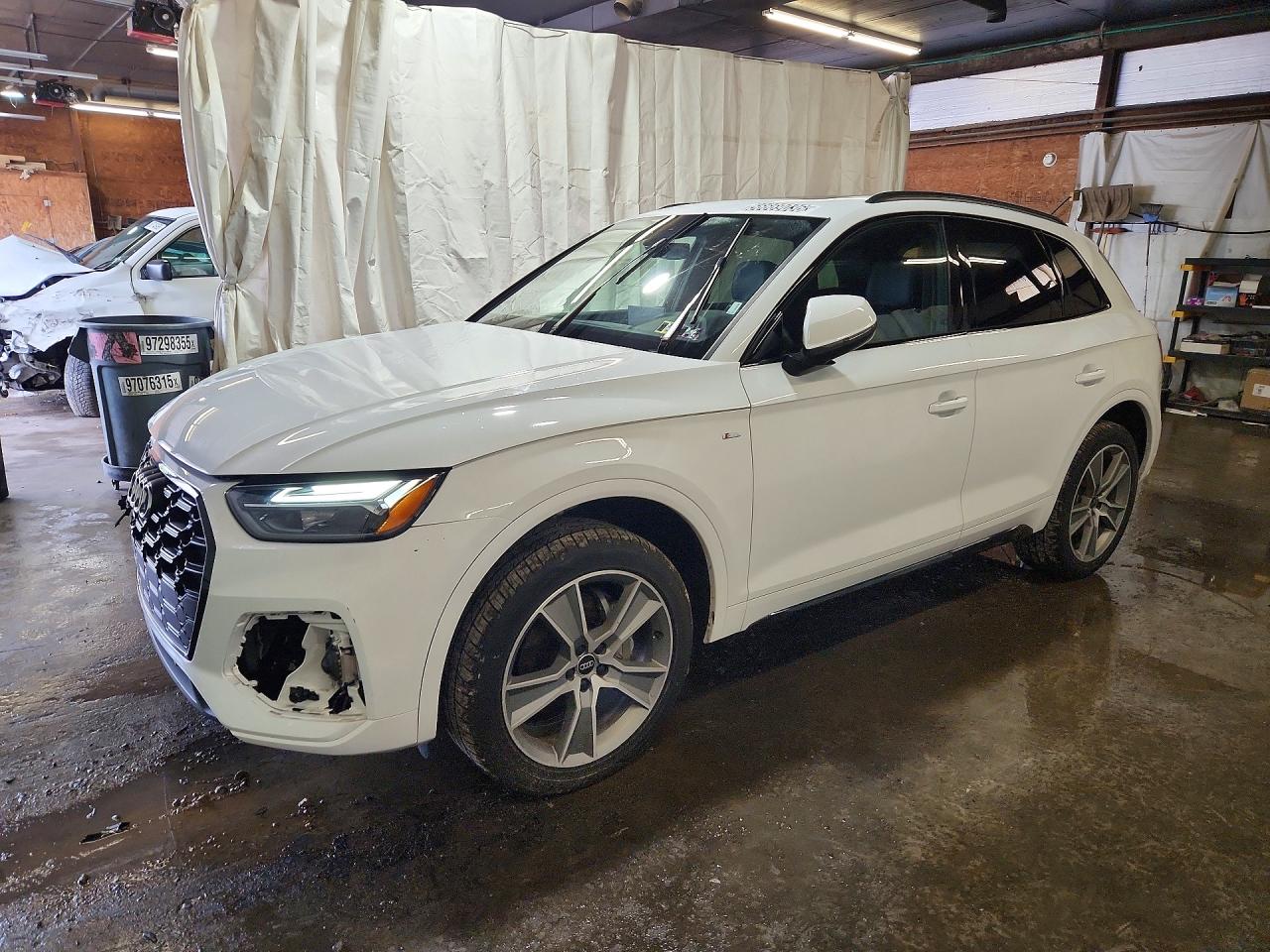 Salvage Audi Q5 Image
