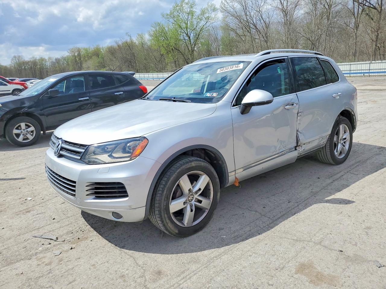 Salvage Volkswagen Touareg Image