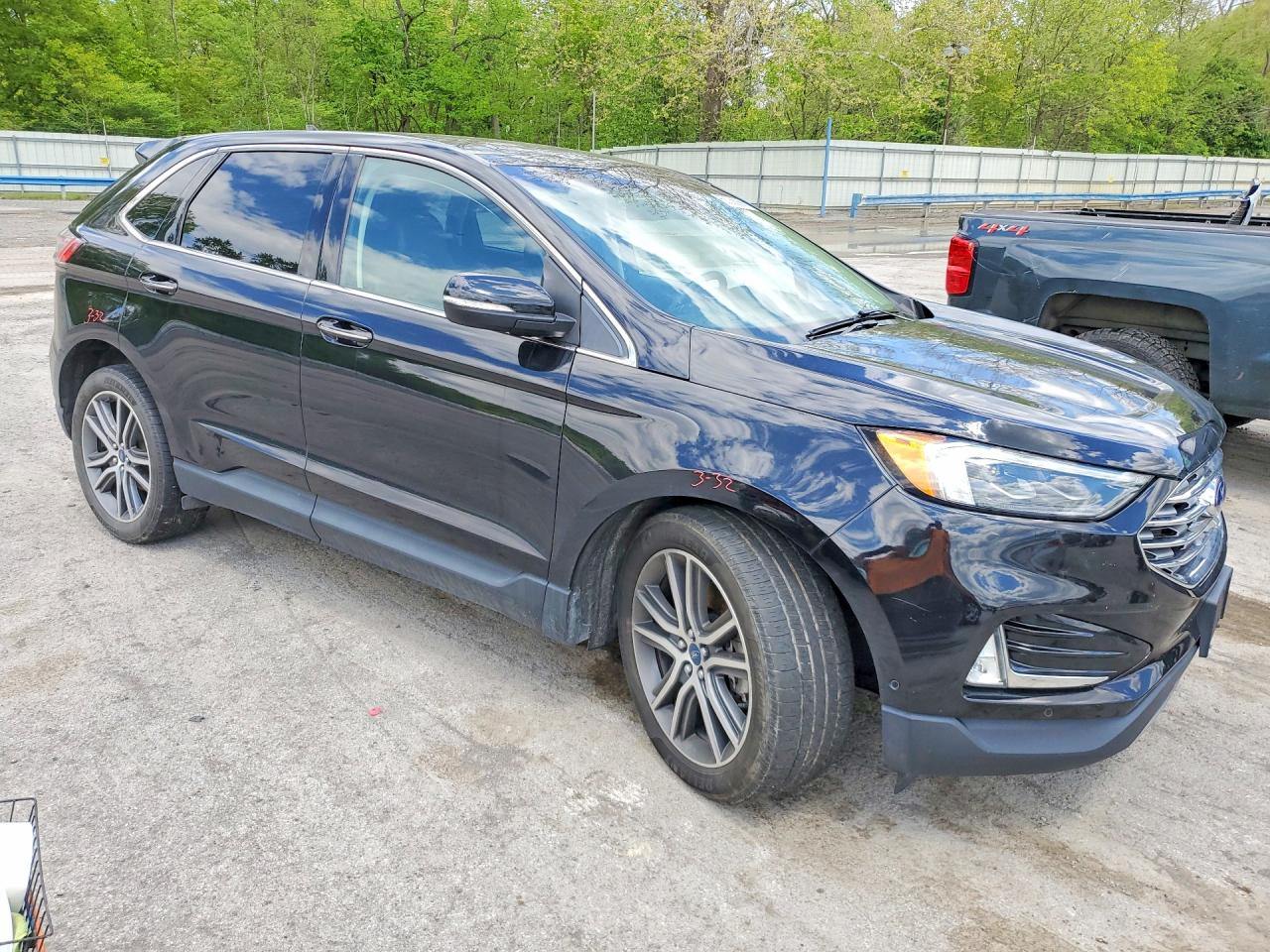 Ford Edge Titanium