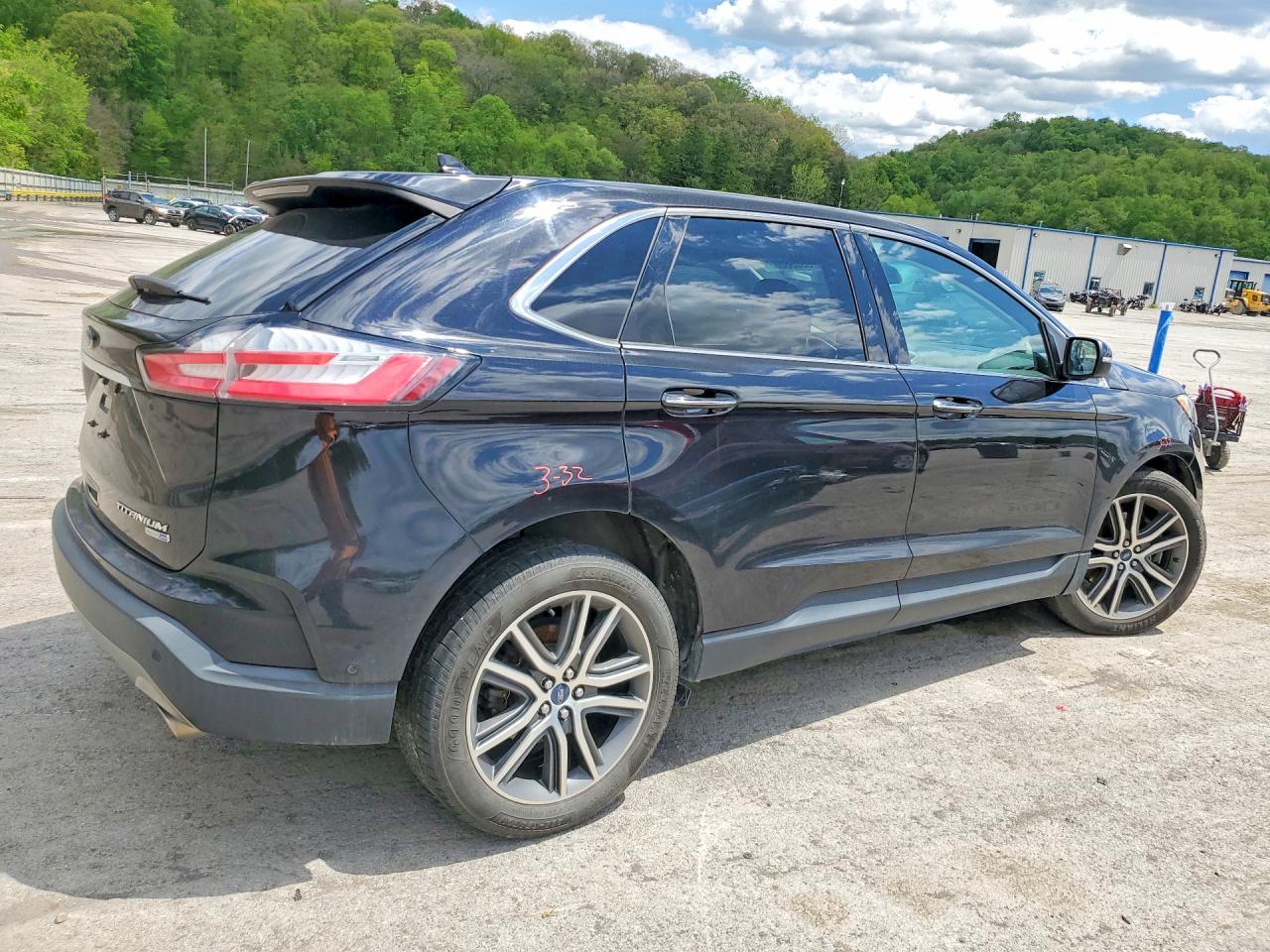 Ford Edge Titanium