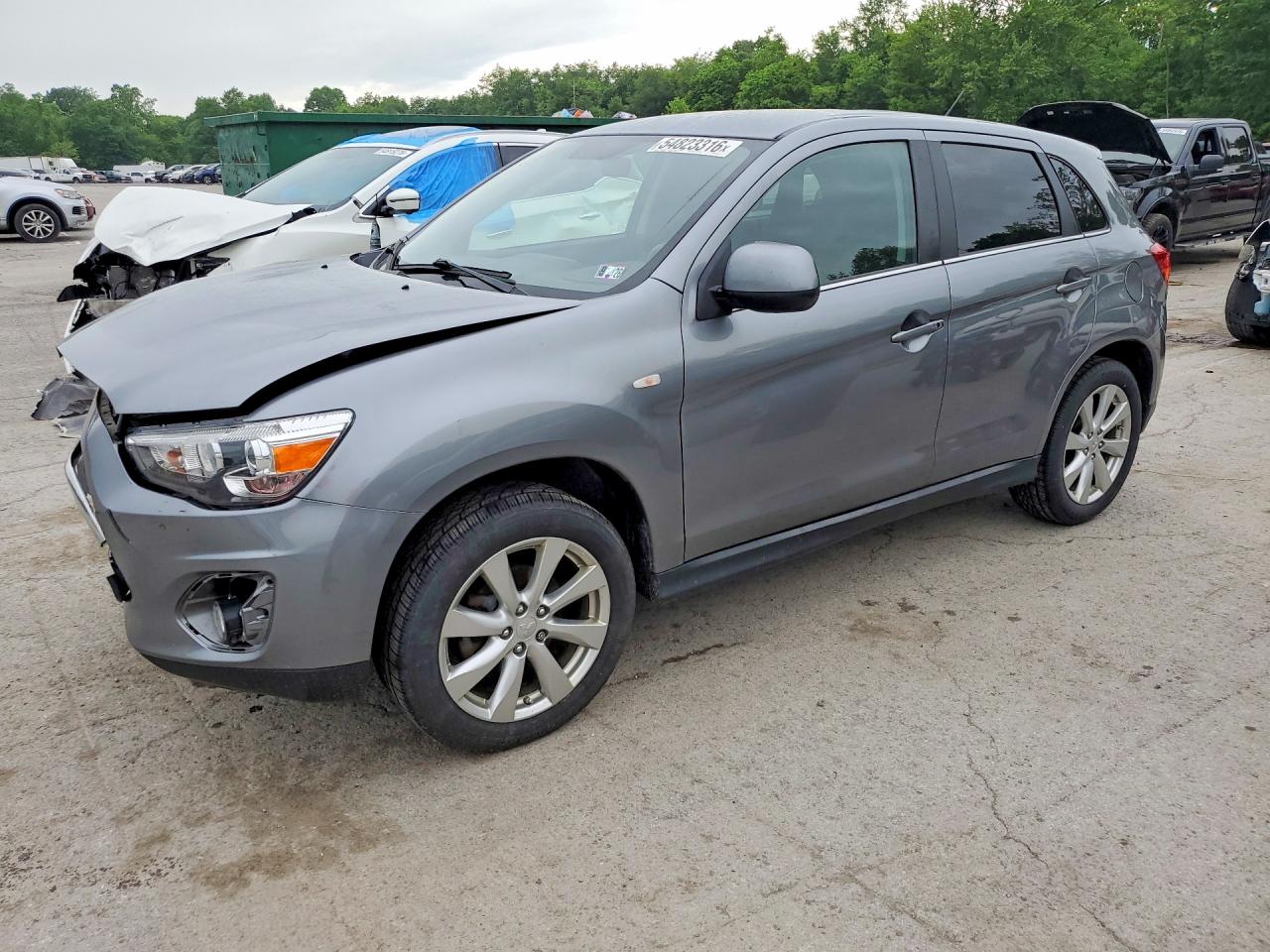Salvage Mitsubishi Outlander Image