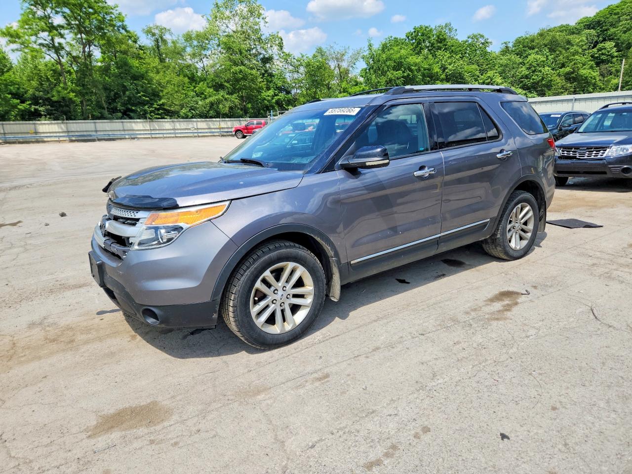 Salvage Ford Explorer Image