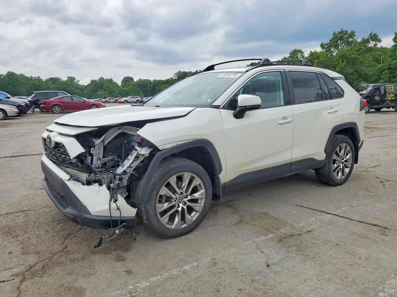 Salvage Toyota RAV4 Image