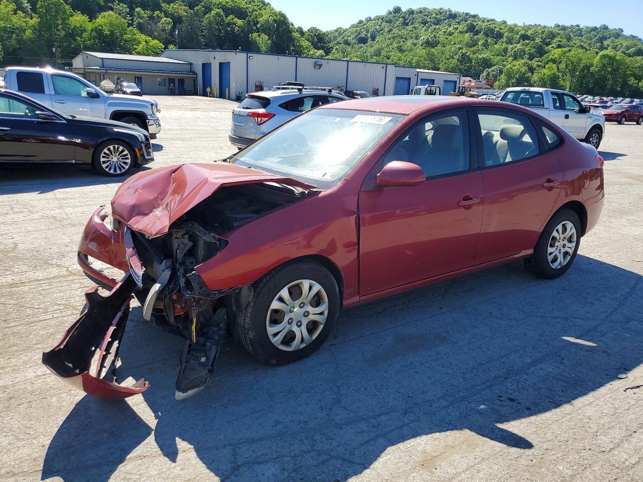 Salvage Hyundai ELANTRA Image