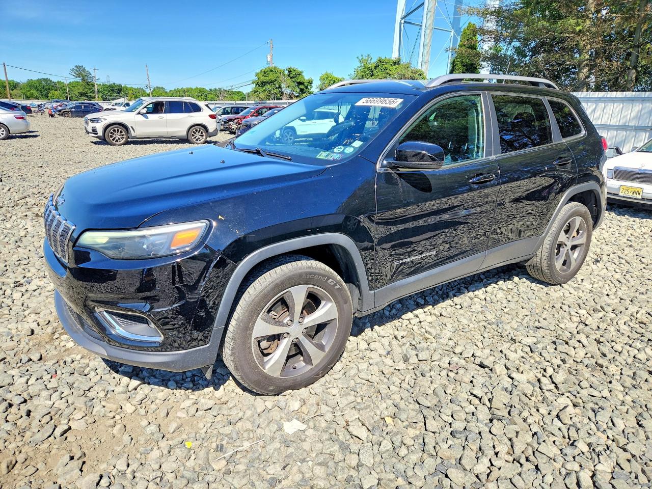 Salvage Jeep Grand Cherokee Image