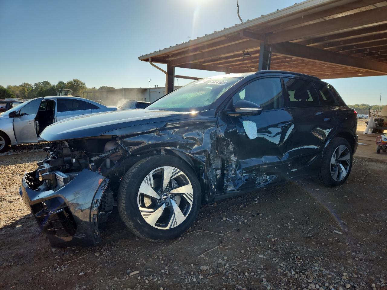 Salvage Audi Q6 Image