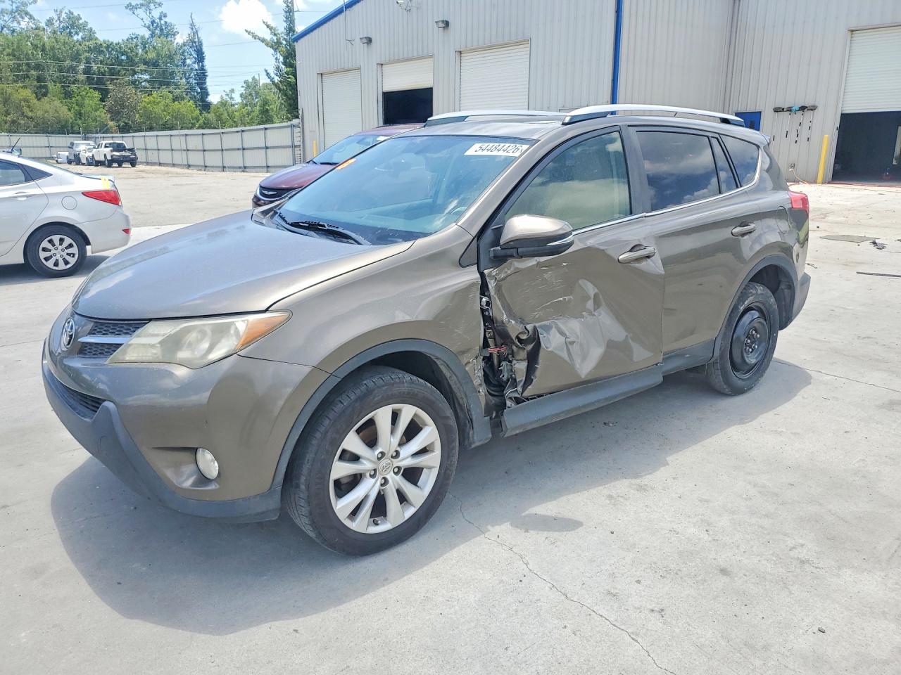 Salvage Toyota RAV4 Image