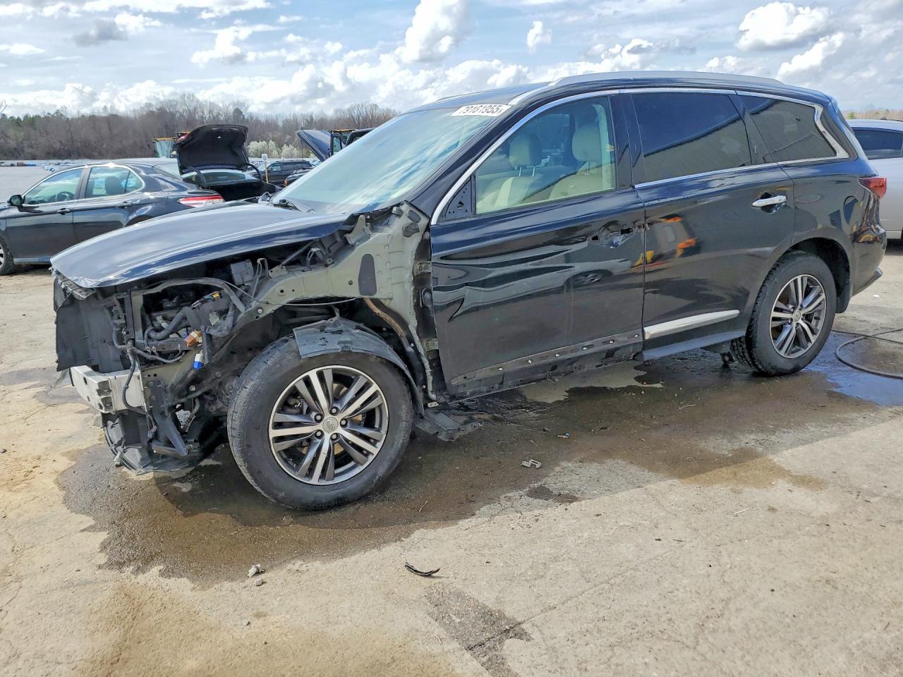 Salvage INFINITI Qx Image