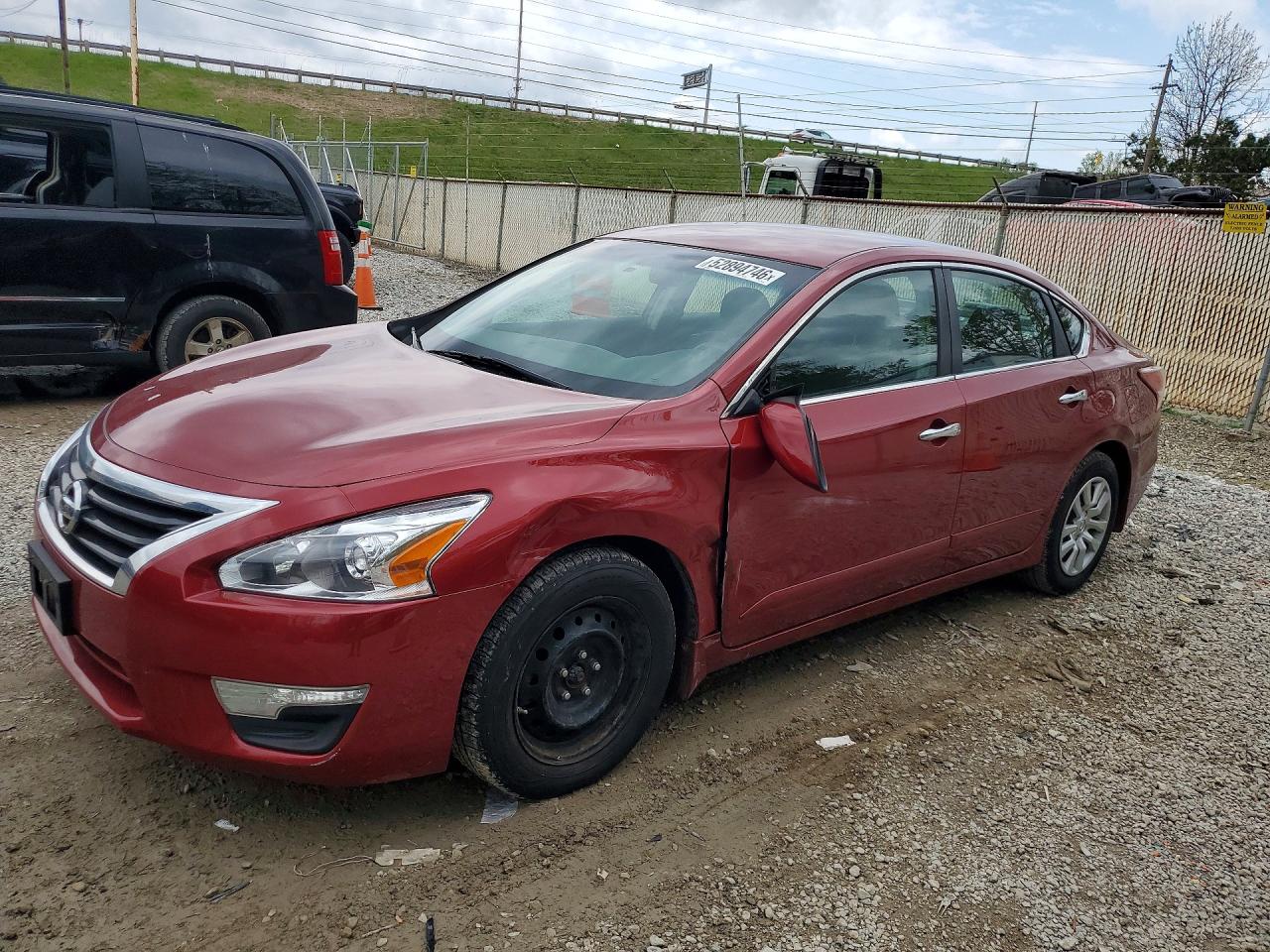 Salvage Nissan Altima Image