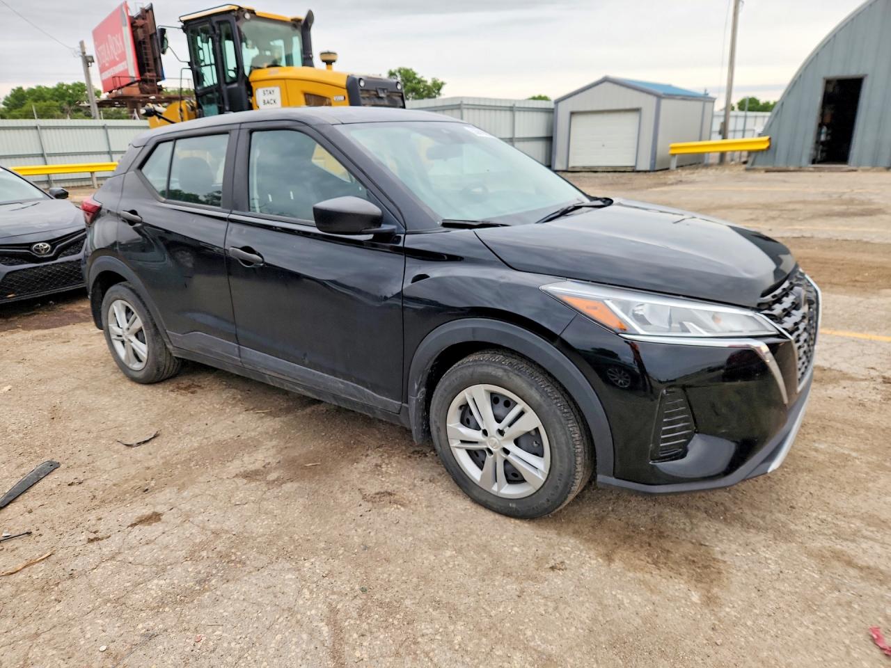 Nissan Kicks S