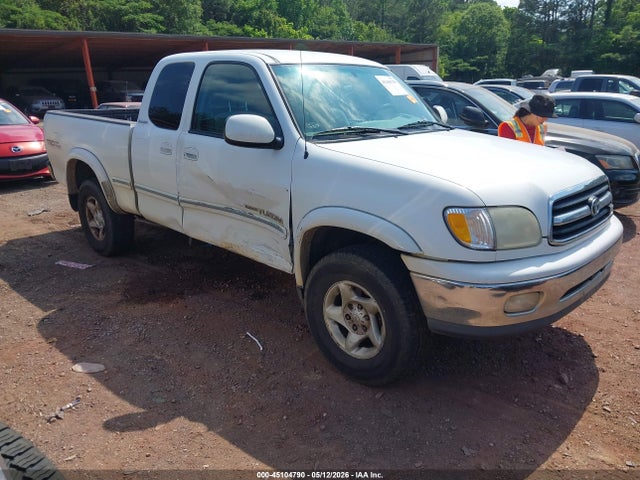 Salvage Toyota Tundra Image