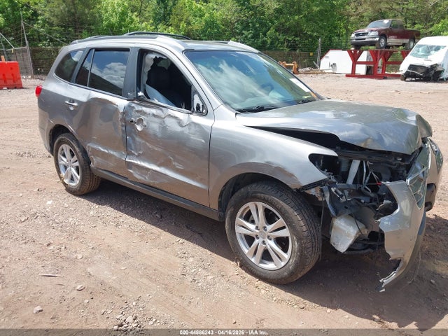 Salvage Hyundai SANTA FE Image