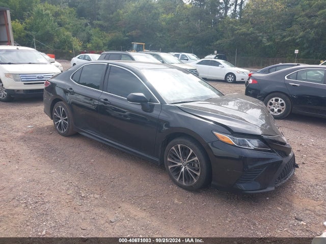 Salvage Toyota Camry Image