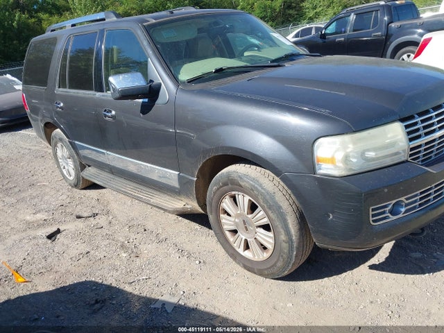 Salvage Lincoln Navigator Image