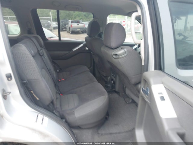 Nissan Pathfinder Se