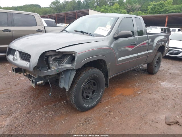 Mitsubishi Raider Ls