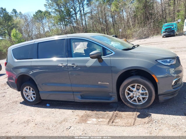 Chrysler Pacifica Touring L