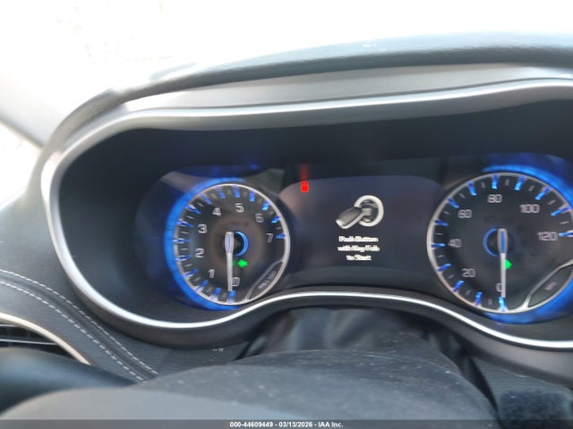 Chrysler Pacifica Touring L