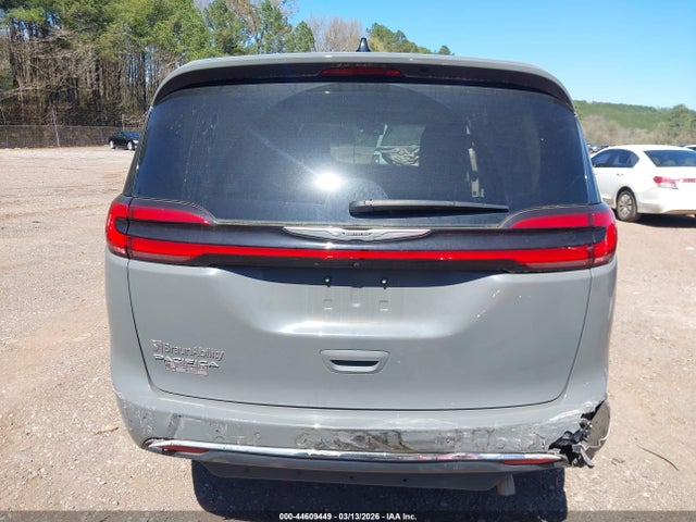 Chrysler Pacifica Touring L