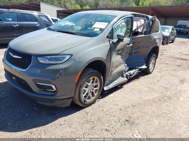 Chrysler Pacifica Touring L