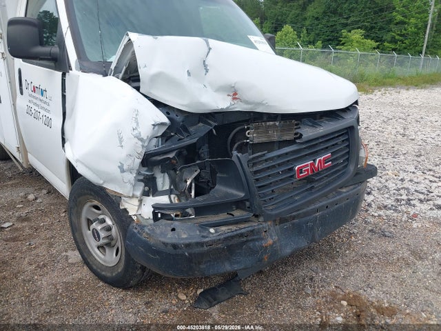 General Motors Savana Cutaway Work Van