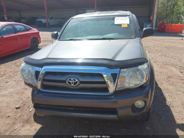 Toyota Tacoma Base V6