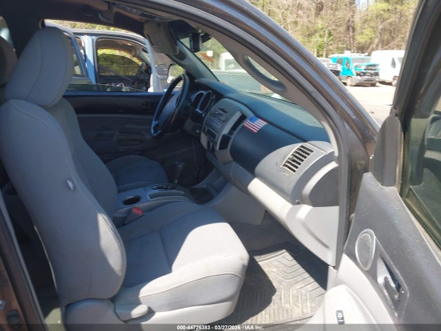 Toyota Tacoma Base V6