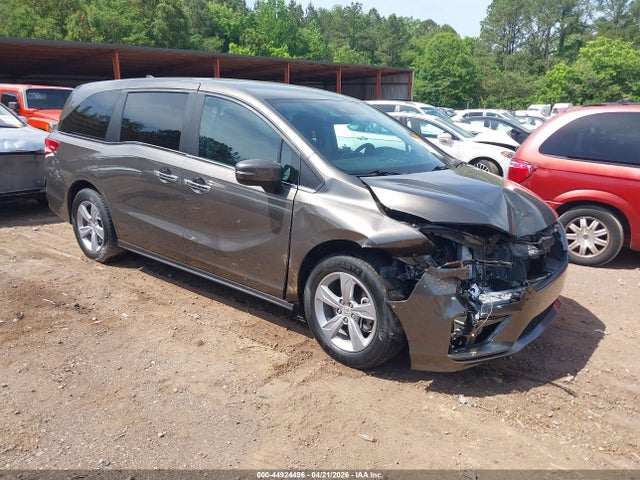 Salvage Honda Odyssey Image
